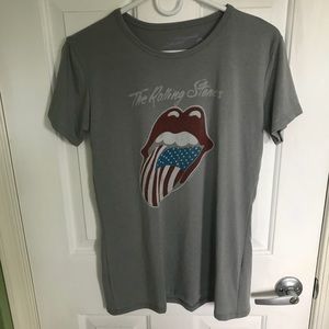 Rolling Stones gray short sleeve top. Size is XL